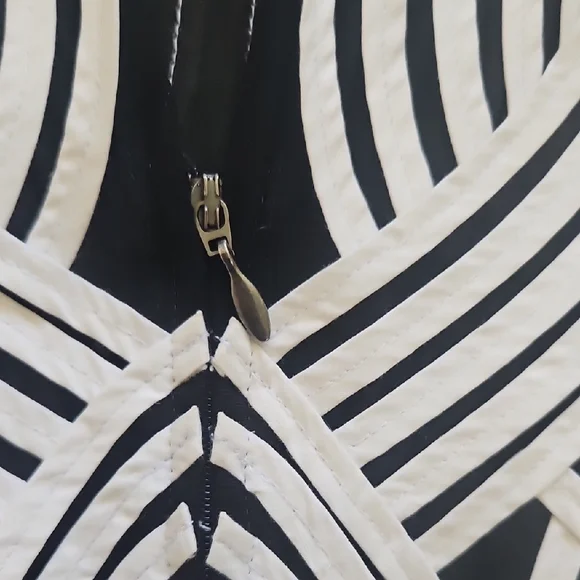 Andrea Roseti Black and White Patterned Top and Jacket Set - Picture 5 of 12